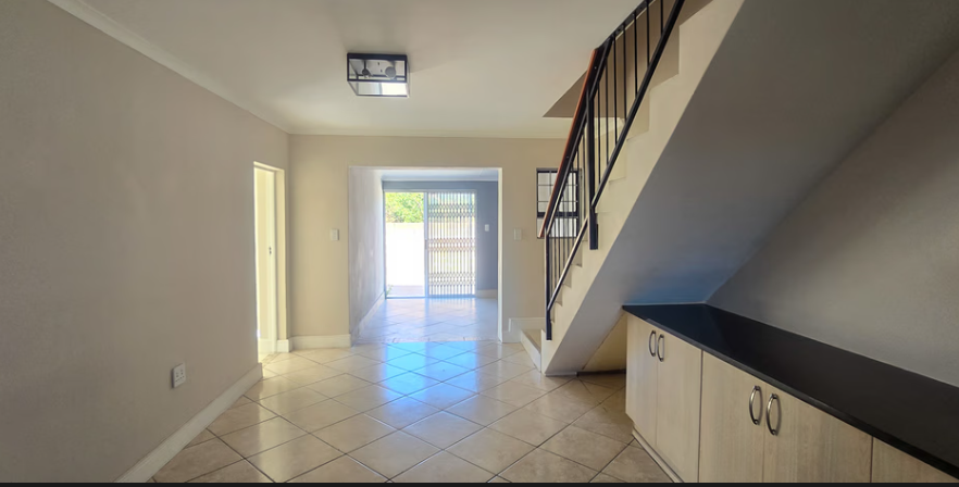 4 Bedroom Property for Sale in Paradise Beach Eastern Cape